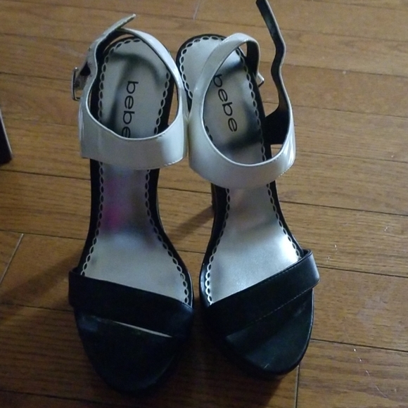 Shoes - Picture 4 of 5